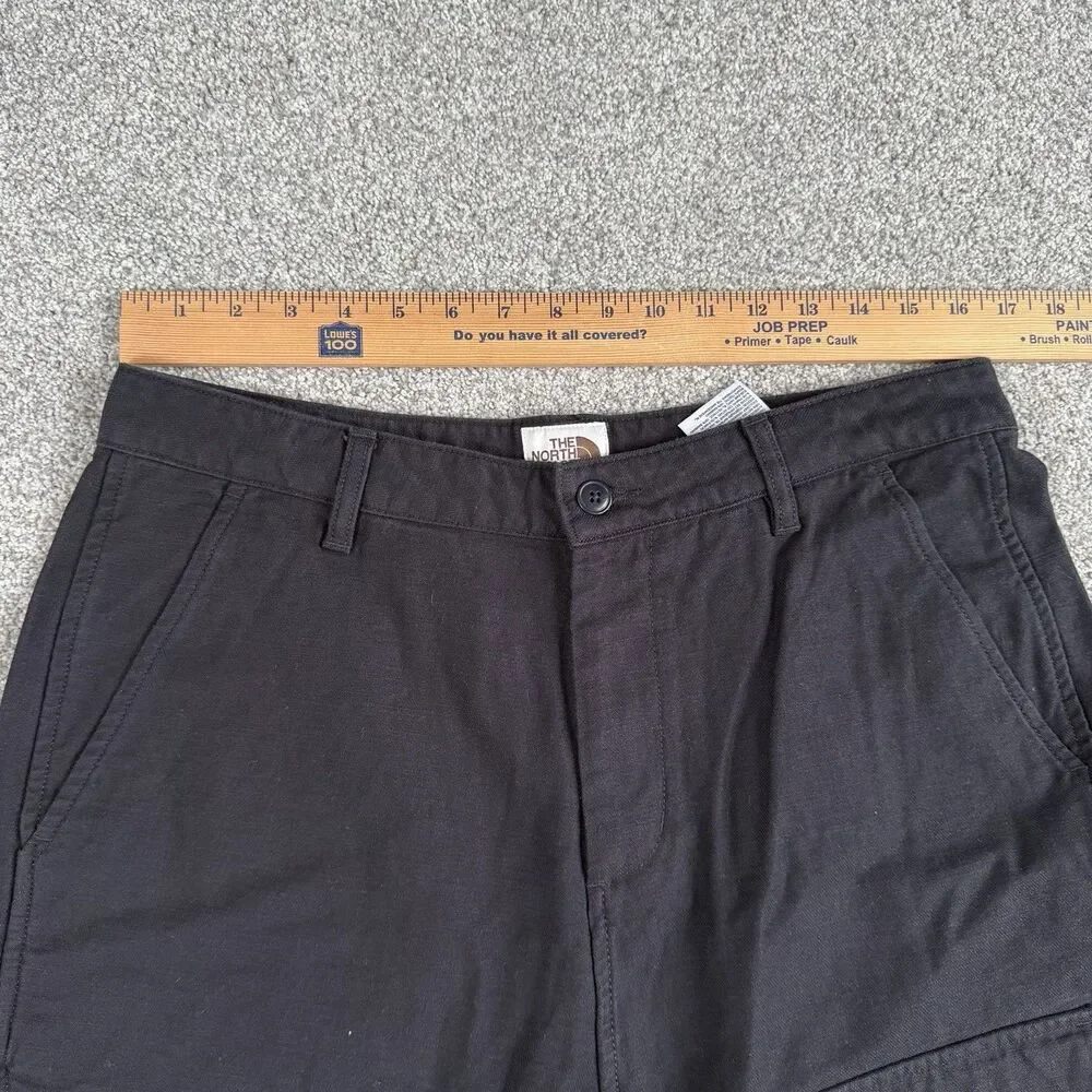The North Face Valley Cargo Shorts Black Canvas 7” Inseam Size 33 NEW